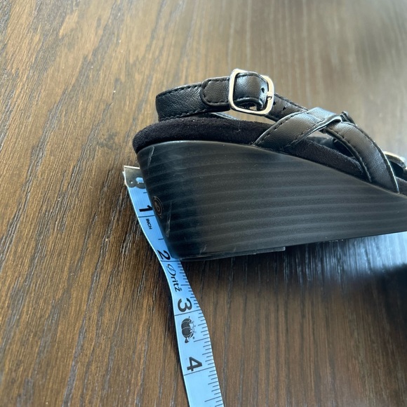 Vionic noleen sandals wedge heels black leather strap medallion detail slingback - Picture 8 of 8